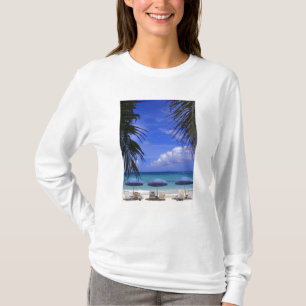 paraplu's op het strand, St. Maarten, Cariben T-shirt