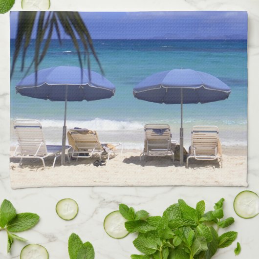 paraplu's op het strand van St. Maarten, Caribisch Theedoek (Gevouwen)