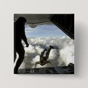 Pararescuemenspringen uit de achterkant van een C- Vierkante Button 5,1 Cm