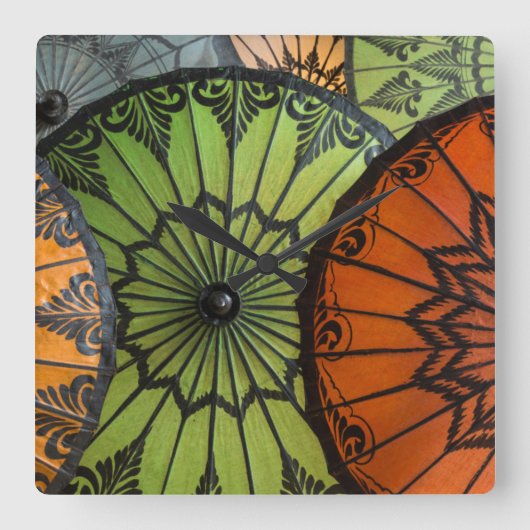 parasols voor verkoop, bagan, myanmar vierkante klok (Voorkant)