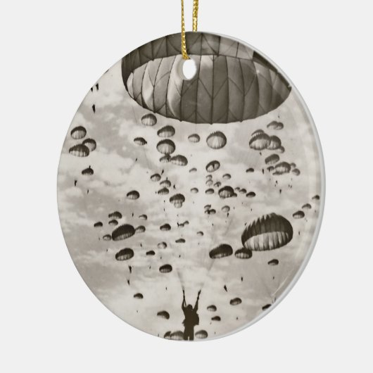 paratrooper in de Sky Keramisch Ornament (Links)