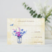 Parchment Pink and Navy Wild Flower Mason Jar RSVP Kaartje (Staand voorkant)