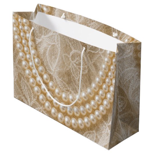 Parelketting op Ivoren Kant Groot Cadeauzakje (Achterkant Gekanteld)