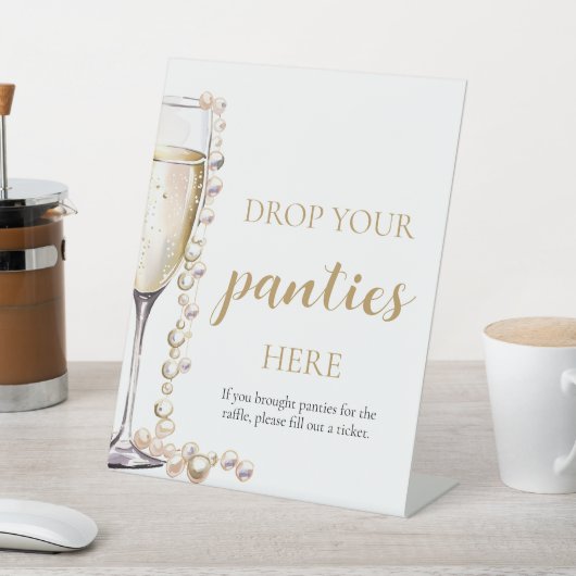 Parels en Prosecco Drop Your Panties Game Sign Reclamebord Met Voetstuk (Insitu)