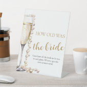 Parels en Prosecco Hoe oud was de bruid spel Reclamebord Met Voetstuk (Insitu)