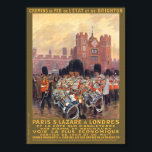 Parijs à Londres Vintage Poster 1914<br><div class="desc">Vintage travel poster met een groep bewakers in uniformen die marcheren en instrumenten spelen voor een groot gebouw met hoge, ronde torens. De tekst beschrijft een reisroute van Parijs naar Londen door Dieppe en Newhaven. Uitgegeven in 1914 in Frankrijk. Houd er rekening mee dat onze posters reproducties van hoge kwaliteit...</div>