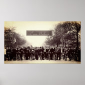Parijs-Roubaix voor de start 19 april 1896 Poster (Voorkant)