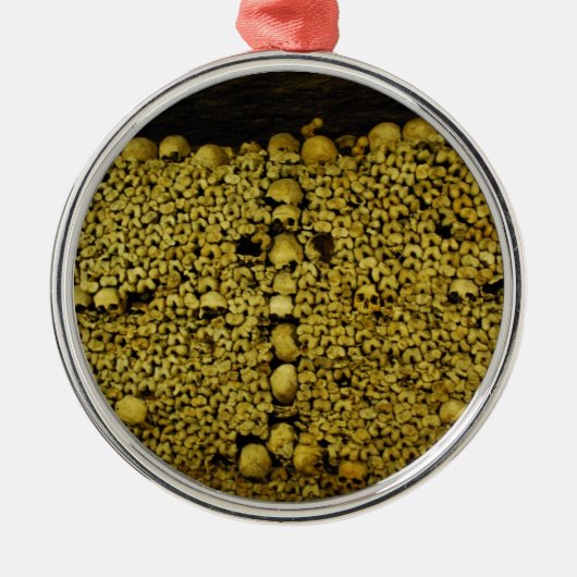 Paris Catacombs Skulls en Botten Metalen Ornament (Voorkant)