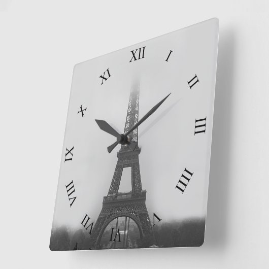 Paris Eiffel Tower Fog B&W Square Wall klok (Hoek)