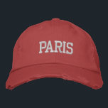 PARIS Witte Borduurwerk op Rode Vintage Stijl Geborduurde Pet<br><div class="desc">PARIS Witte geborduurde rode vintage stijl gedecoreerde beige katoenen hoed. Maakt een prachtig cadeau voor iedereen die van Parijs Frankrijk houdt! Als je liever je eigen tekst wilt, selecteer dan gewoon de knop "Personaliseer deze sjabloon" om je keuze van aangepaste tekst in te voeren. Het borduurwerk kan ook worden aangepast...</div>