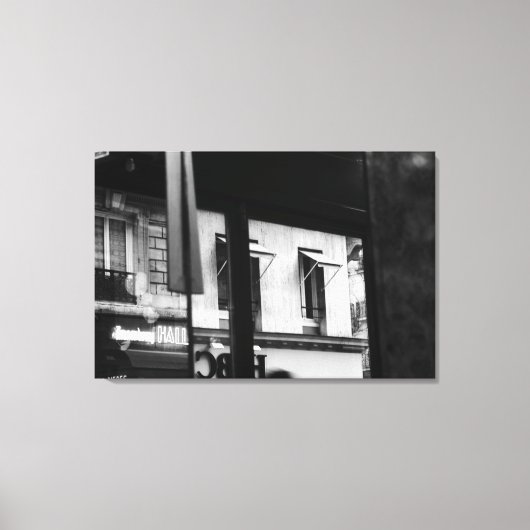 Parisian Atmopshere Windows en Reflections Canvas Afdruk (Voorkant)