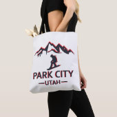 Park city Utah snowboarden Tote Bag (Dichtbij)