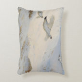 Parmigan in winterverenkleed, vliegend over de sne accent kussen (Voorkant(Verticaal))