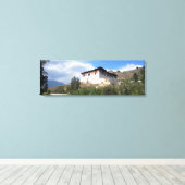 Paro Dzong uitzicht Canvas Afdruk (Insitu (Houten vloer))
