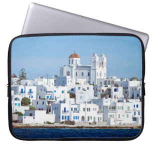 Paroseiland met het dorp naoussa laptop sleeve
