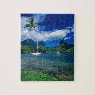 Particuliere jachten voor anker in de baai van Opu Legpuzzel