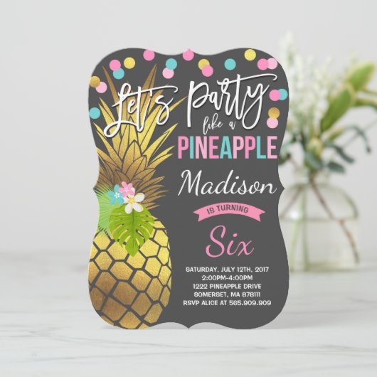 Partij als een anananasdaguitnodiging kaart (Staand voorkant)