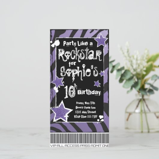 Partij als een Rockstar-Paarse uitnodiging Sjabloo (Staand voorkant)