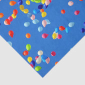 Party Balloons Floating in Blue Sky Tissuepapier (Detail)