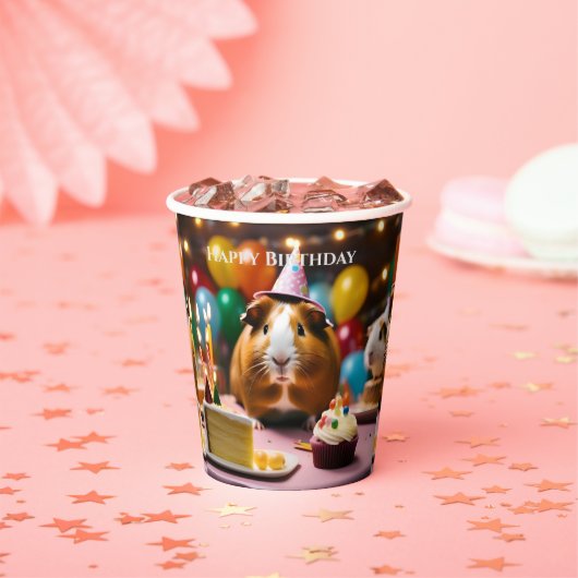Party Guinea Pig viert feest met taart en ballon, Papieren Bekers (Insitu)
