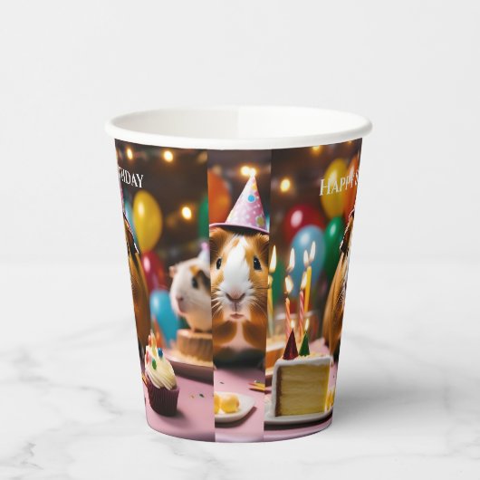 Party Guinea Pig viert feest met taart en ballon, Papieren Bekers (Links)
