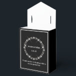 Party Treat Favoriet Box Bedankdoosjes<br><div class="desc">Deze feestgunstbox wordt getoond in een elegante zwart-witte kleur met een diamanten sprankelend accent in het midden aan de voorkant. Pas dit item aan en wijzig de voorbeeldtekst met deze sjabloon in de jouwe. Tip: Voeg gewoon je geweldige lekkernijen toe en voeg wat feestelijk lint toe.</div>