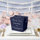 Party Treat Favoriet Box Bedankdoosjes<br><div class="desc">Deze partij gunst box wordt getoond in een elegante marine kleur. Pas dit item aan en wijzig de voorbeeldtekst in de jouwe. Tip: Voeg gewoon je geweldige lekkernijen toe en voeg wat feestelijk lint toe.</div>
