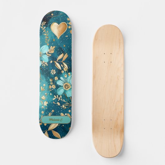 Pas Blauwgroen & Goud Bloemen Skateboard aan (Voorkant)