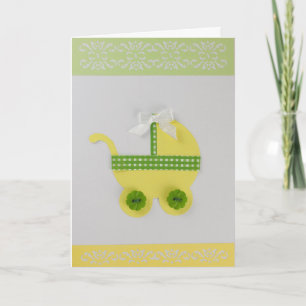Pas de heldergele en groene baby wagen aan kaart