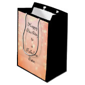 Pas dit Happy Birthday zuster aan Medium Cadeauzakje (Achterkant Gekanteld)