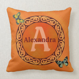 Pas dit sinaasappel en vlinder aan kussen