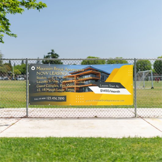 Pas gedetailleerd appartementencomplex nu te verhu spandoek (Insitu)
