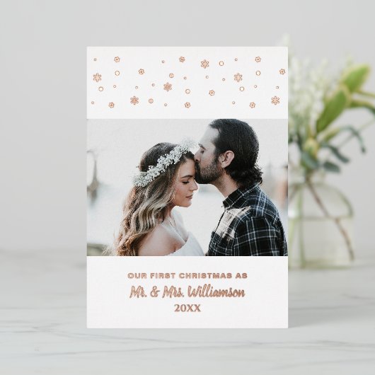 Pas getrouwd Couple Aangepaste foto Onze eerste Ke Folie Feestdagenkaart (Staand Voorkant)