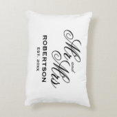 Pas getrouwd de heer en mevrouw elegant-typografie accent kussen (Achterkant (Verticaal))