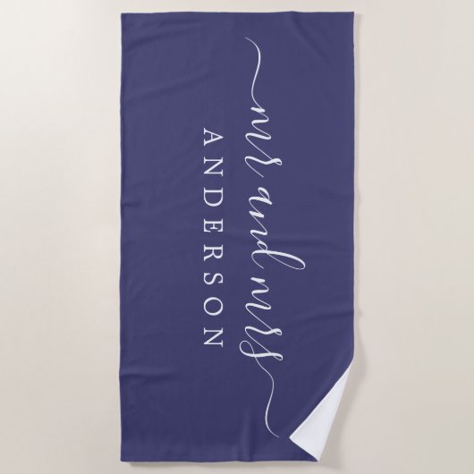 Pas getrouwd de heer Navy Blue Monogrammed Strandlaken (Voorkant)