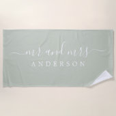 Pas getrouwd de heer Pastel Green Monogrammed Strandlaken (Voorkant)