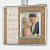 Pas getrouwd eerste kerstfoto Rustic Burlap Lace Verzilverd Omlijst Ornament (Links)