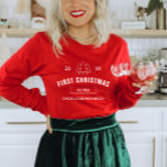 Pas getrouwd Eerste Kerstmis als mevrouw Red Shirt<br><div class="desc">Viel het eerste kerstfeest als een getrouwde vrouw met dit leuke t-shirt met lange mouwen! Dit shirt is de perfecte pasvorm voor een feestelijke fotoopname...  en maakt zeker een nieuwe bruidglimlach. Kan worden aangepast aan uw behoeften. © Gorjo Design. Gemaakt voor je via het Zazzle platform.</div>