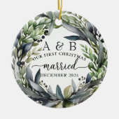 Pas getrouwd Eerste Kerstmis Gepersonaliseerd Keramisch Ornament (Voorkant)