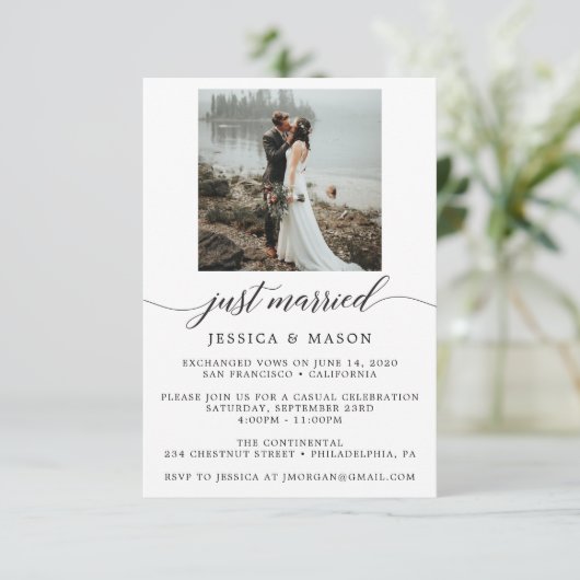 Pas Getrouwd Feest Uitnodiging Gevluchte Aankondig (Staand voorkant)