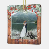 Pas getrouwd Kerstfoto Waterverf Holly Rustic Keramisch Ornament (Links)