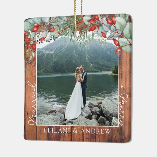 Pas getrouwd Kerstfoto Waterverf Holly Rustic Keramisch Ornament (Links)