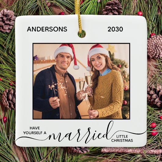 Pas getrouwd met kerstcadeautjes foto keramisch ornament