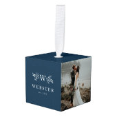 Pas getrouwd monogram navy eerste kerst foto decoratie (Voorkant hoekig)