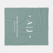 Pas getrouwd Monogram Sage Green Fleece Blanket (Voorkant (Horizontaal))