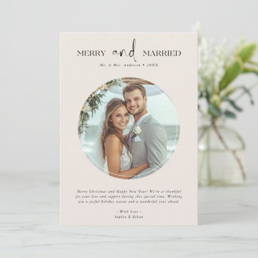 Pas getrouwd net getrouwd en vrolijk kerst ivoor feestdagenkaart (Staand voorkant)