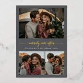 Pas getrouwd Script Merrily Ever After Photo Gold Folie Feestdagenkaart (Voorkant)