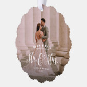 Pas getrouwd twee foto elegante kerst bruiloft ornament kaart (Links)