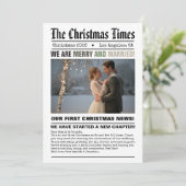 Pas getrouwd van onze eerste kerstkrantenfoto feestdagenkaart (Staand voorkant)