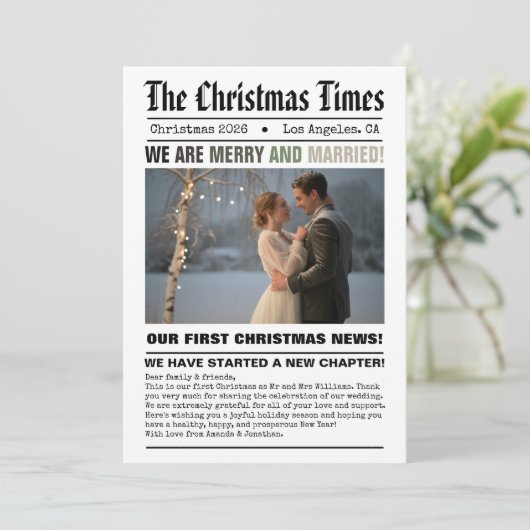 Pas getrouwd van onze eerste kerstkrantenfoto feestdagenkaart (Staand voorkant)